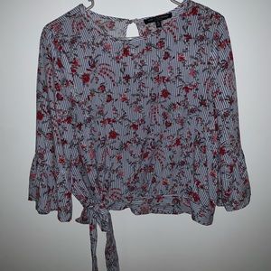 blouse with belled sleeves and floral print